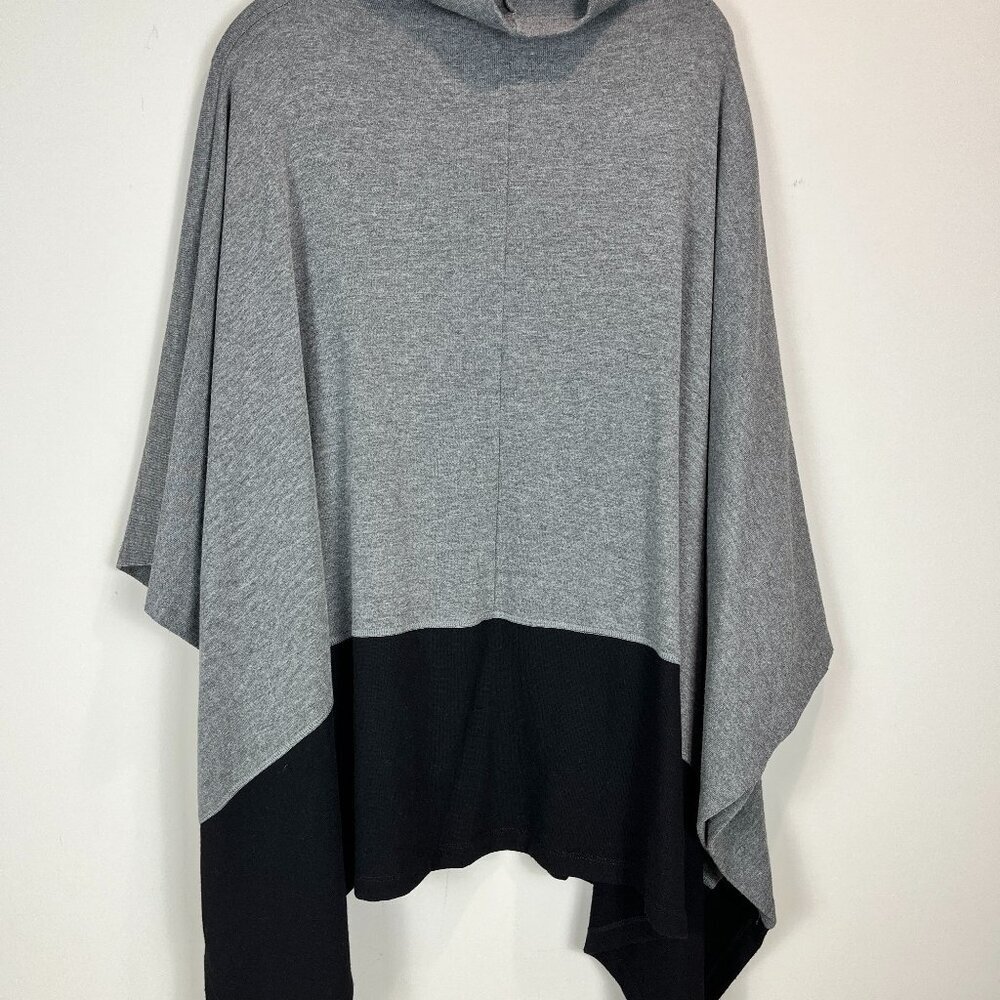 Women's Karen Kane Grey/Black Kimono sleeve knit funnel neck poncho, XL